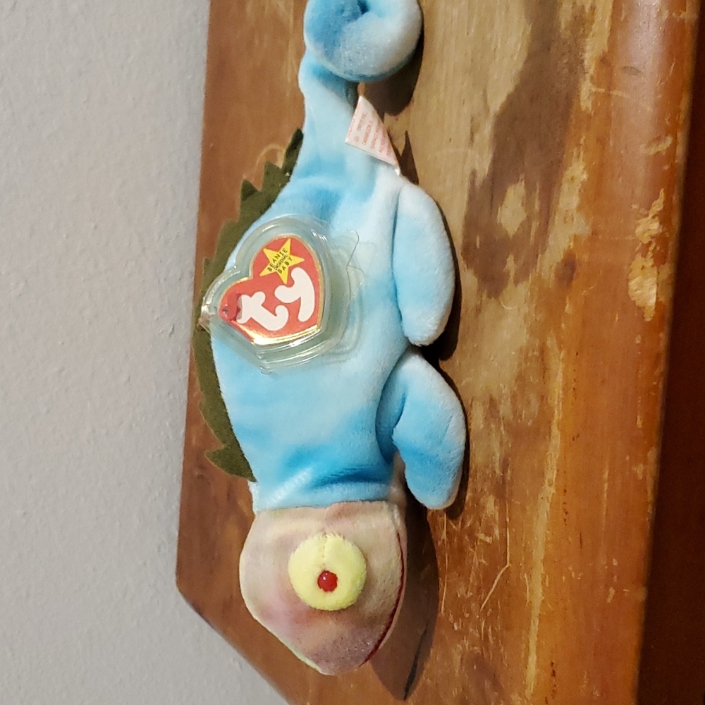 1997 Iggy TY beanie baby with tags